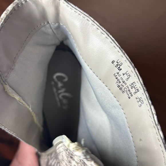 Carlos by Carlos Santana Women's Tibbie Heeled Ankle Bootie Snake Skin Size 6.5M - Picture 10 of 10